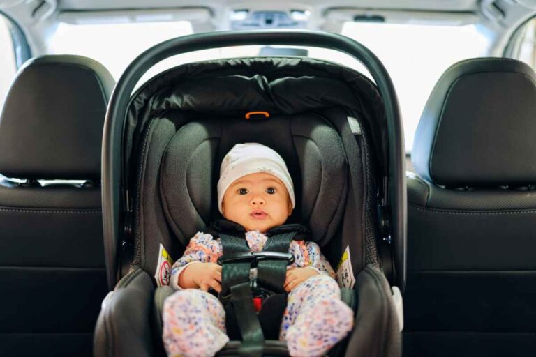 Como escolher um bebê-conforto para transportar seu filho com segurança: Guia Completo